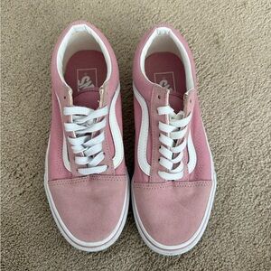 Vans Old Skool women’s low rise sneaker in pink
